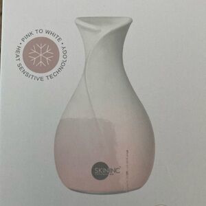 SKIN INC Cryo-Ice Sake Roller. NIB - NEW.